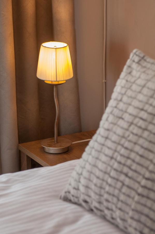 Veldi Art - Kamari Beach Apartment Fira  Eksteriør billede